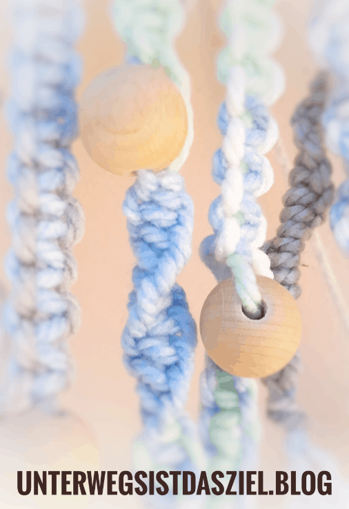Makramee – mit bunten Knoten den Balkon dekorieren